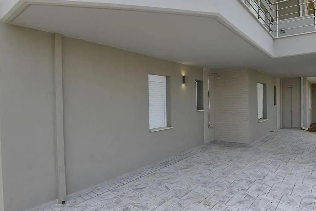 Crystallia Seaside Maisonette By Rentalspro- ניאה מודאניה מראה חיצוני תמונה